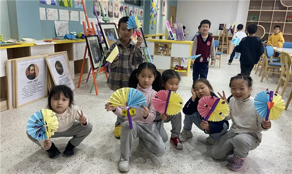 小学部创意美术——一门下课了孩子们还不愿