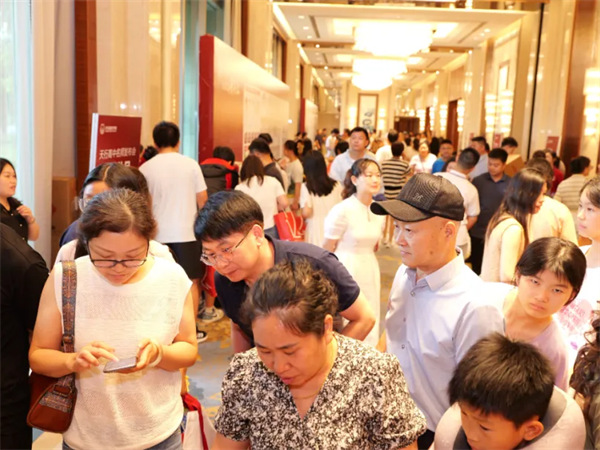 放弃传统名校！中考估分705分学霸，选了