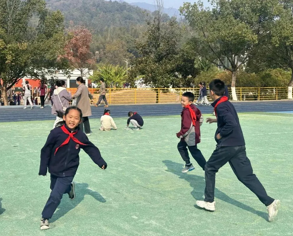 在天行小学部，“幸福”长成了慧宝的模样