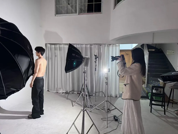 在“松弛”与“极致”之间：手握伦艺双of