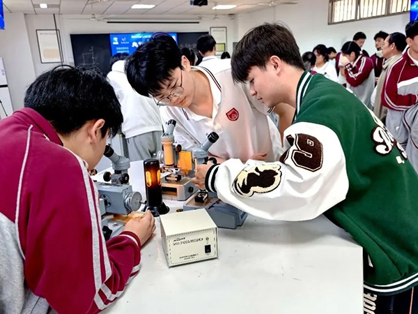 原来物理这么好玩！看这群高中生如何测出一